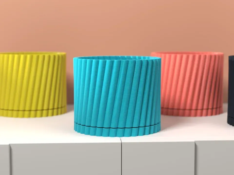 Yet another geometric pot